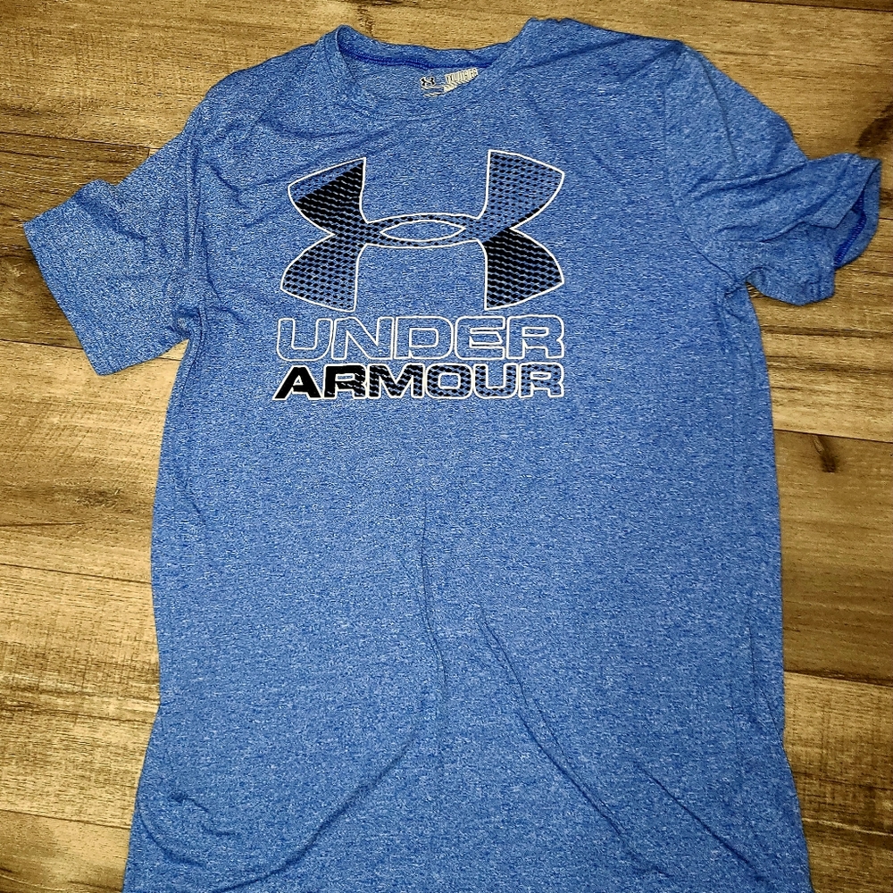 Boys Youth XL Under Armour heat gear Shirt